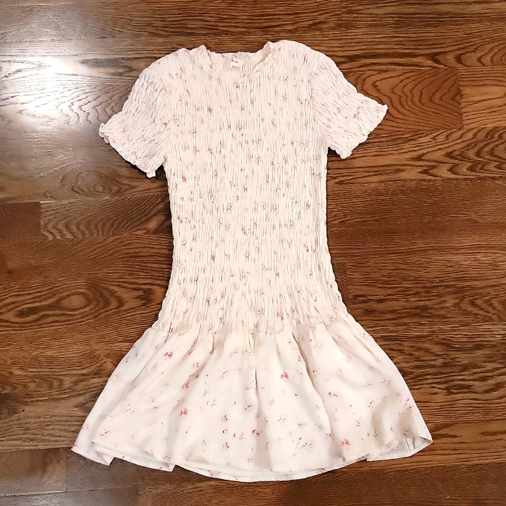 Storia Light Pink Floral Smocked Short-Sleeve Dress